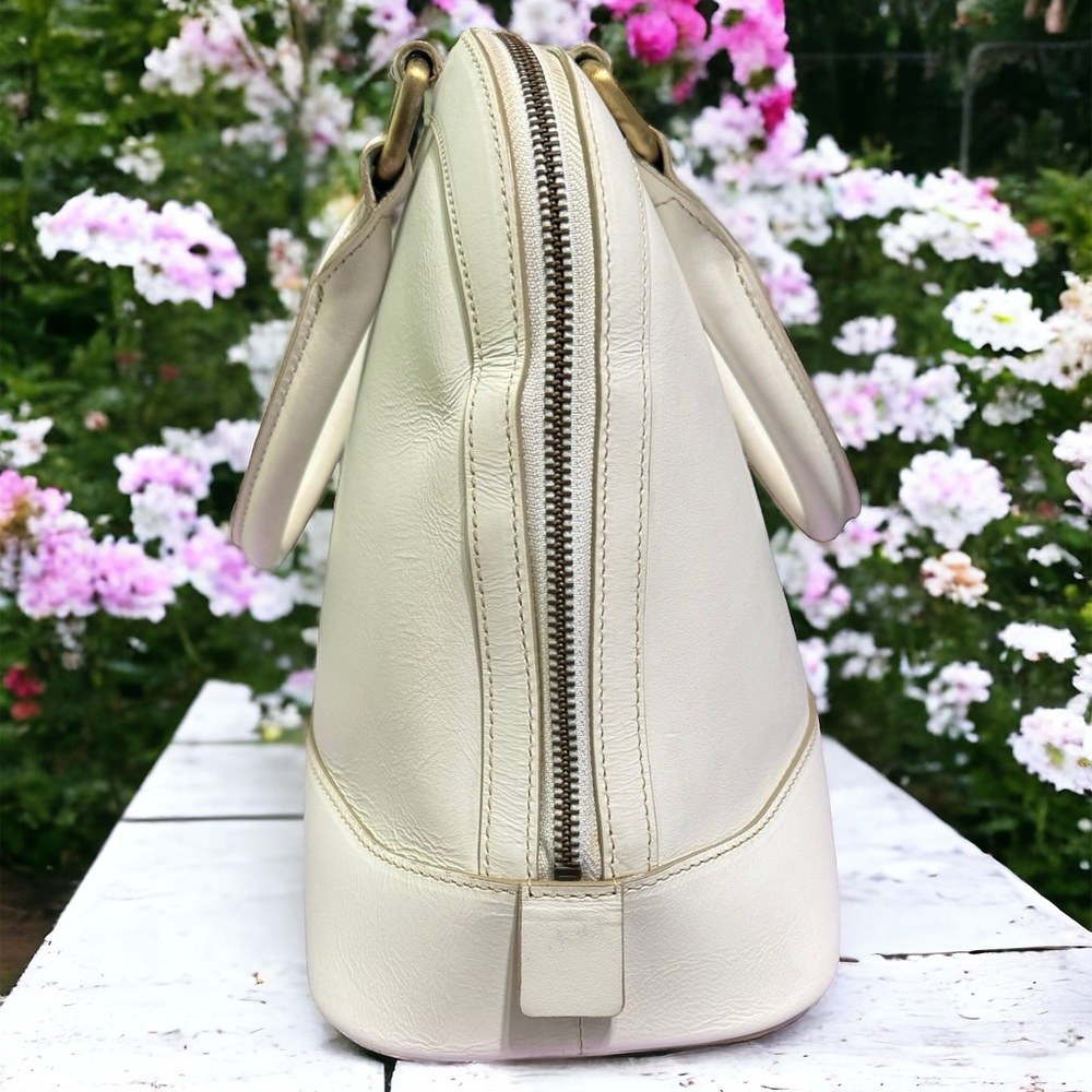 💕❤️Burberry Large Leather Handbag💕❤️ - Picture 2 of 7